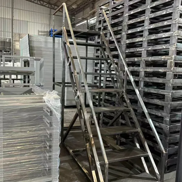 Industrial Aluminum Scaffolding Ladder - Lightweight Yet Sturdy With Outriggers