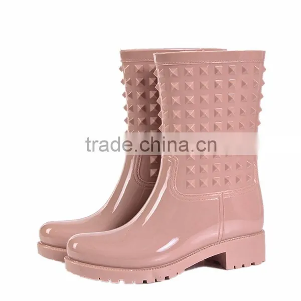 Green Pvc Material Waterproof Rain Boots Rainshoes for Women Ladies photo-3
