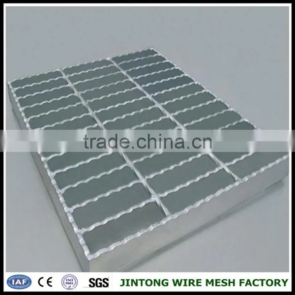 Concrete Steel Grating Heavy Duty Steel Grating Iron Welded Stair Treads Steel Grating photo-3