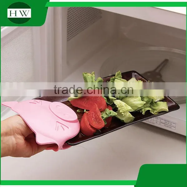 Kitchen Non-stick Cartoon Pig Silicone Bbq Baking Grill Heat Resistant Oven Finger Clip Glove Gloves photo-2
