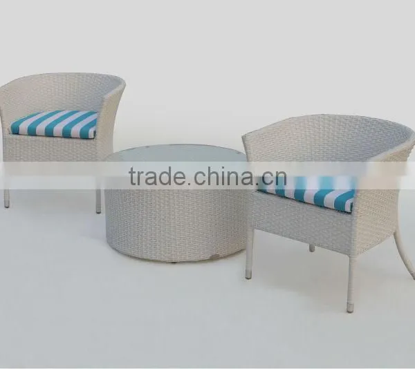 Cozy Wicker Furniture Coffee Shop Table and Chairs for Sale photo-2