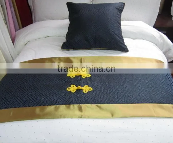 Hotel polyester bed runner