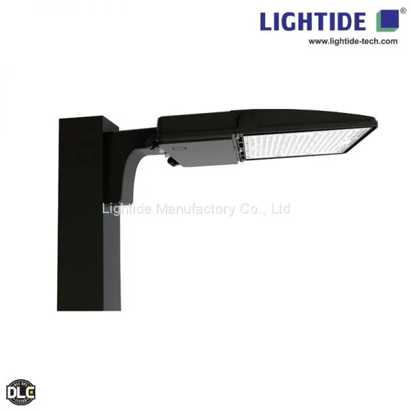 DLC Qualified Dusk to Dawn LED Parking Lot Light Fixtures 300W Lumileds With 5 Yrs Warranty photo-2