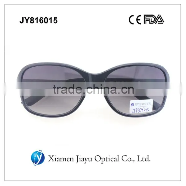 Woman Polycarbonate Sunglasses With Metal Decoration photo-2