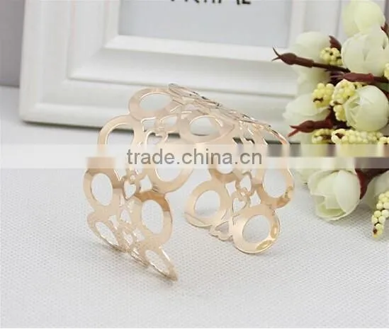 Dubai Fashion Jewelry 2015 Heart Hollow Bangle With Factory Direct Sale photo-4