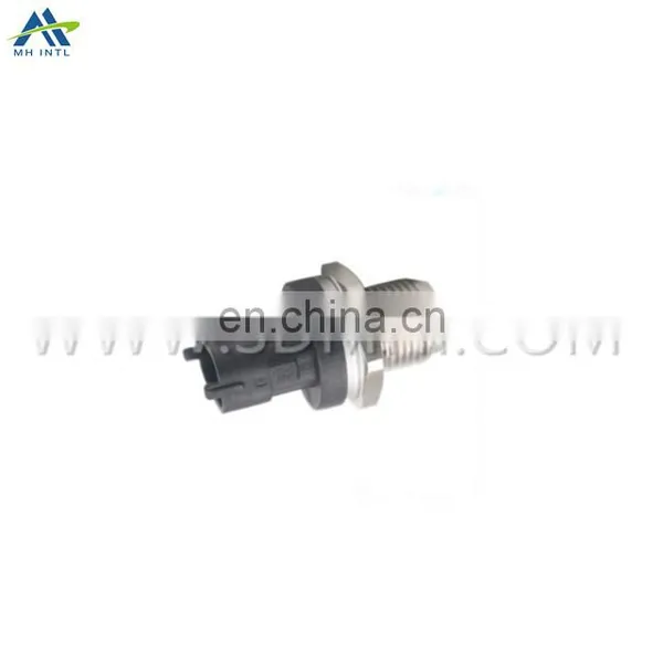 Auto Parts Fuel Rail High Pressure Sensor 504382372 For IVECO photo-2