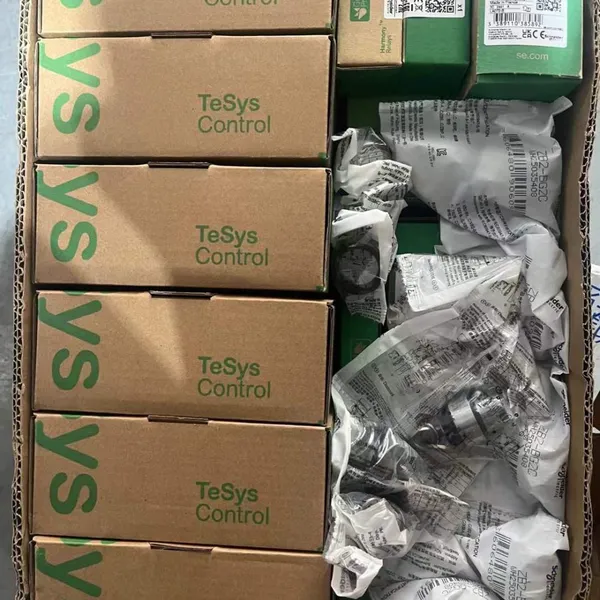 One New SCHNEIDER LADT2 0.1-30s Time Delay Block