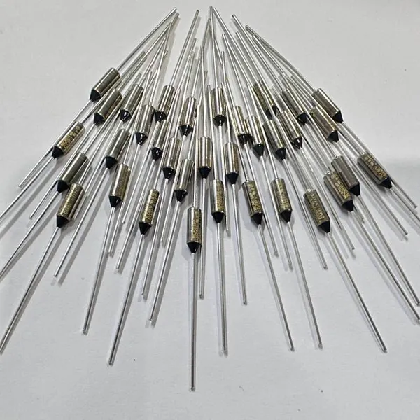 Emerson Fuses, Microtemp Thermal Fuses, Series g5 for Home Appliances, Automobiles and Industrial Control photo-3