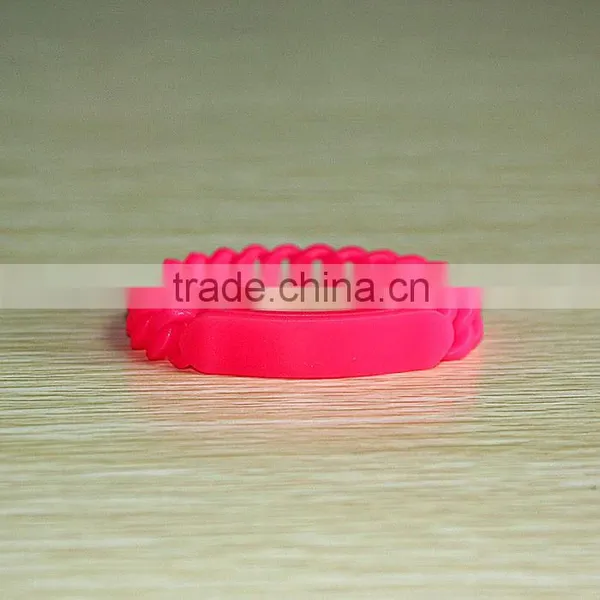 Custom Silicone Wristband With Twist Bracelet photo-2