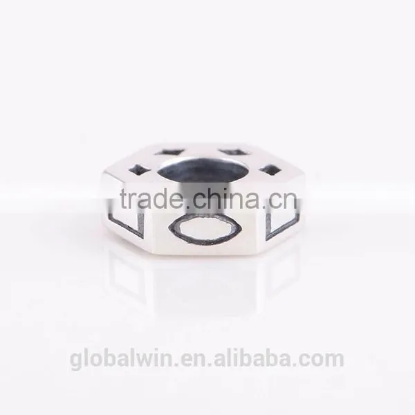 Skull Pendants And Charms Wholesale Silver Plated Engrave Charms T030 photo-2