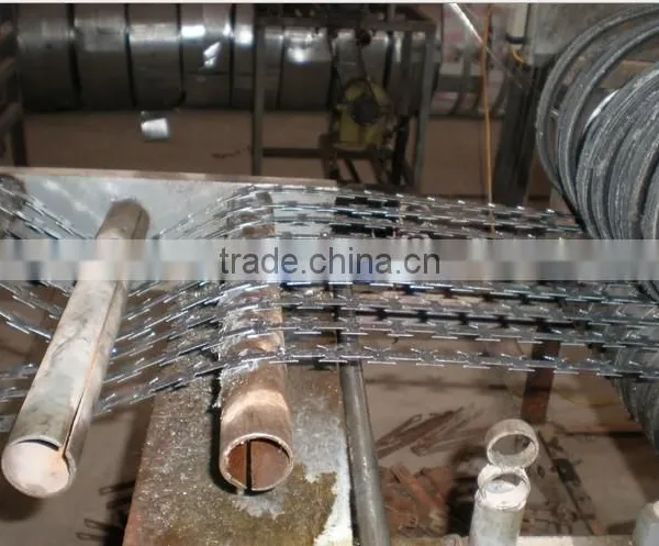 Dia 500mm Double Concertina Razor Barbed Wire Cross Razor Concertina Razor Barbed Wire(2.0-2.5mm) photo-2