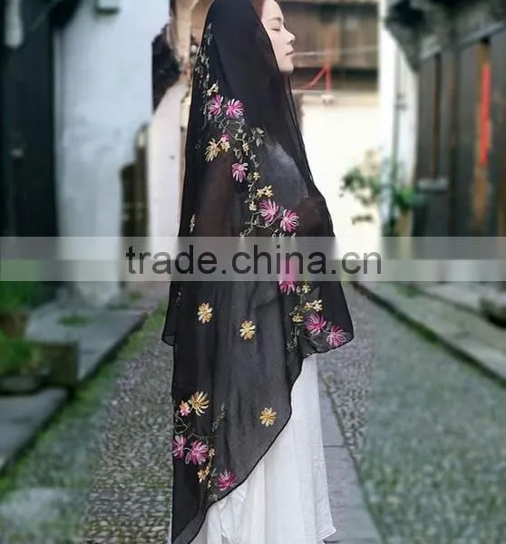 2017 Hot Sale Spring Summer Scarves Cotton Folwer Embroidery Hijab Scarf for Muslim Woman photo-3