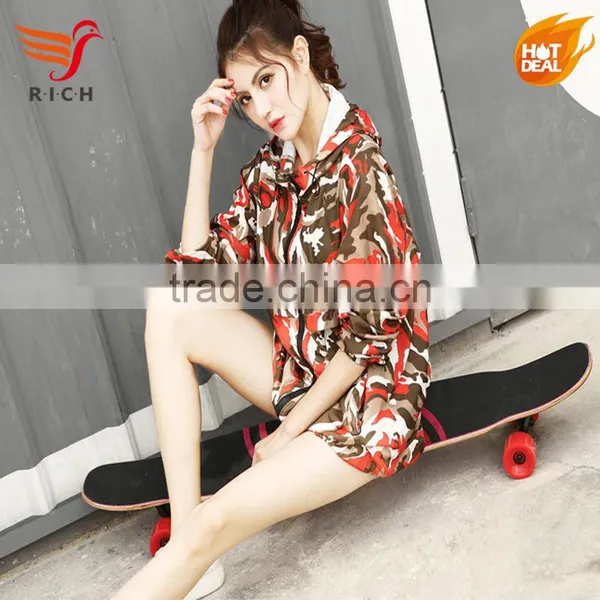 HSCW09 High Quality Fashionable Custom Four Wheel Canadian Maple Skateboard photo-3
