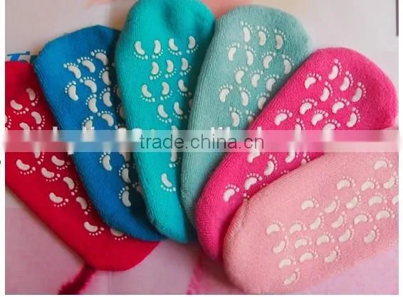 Footcare Moisturizing Spa Gel Socks for Women photo-4