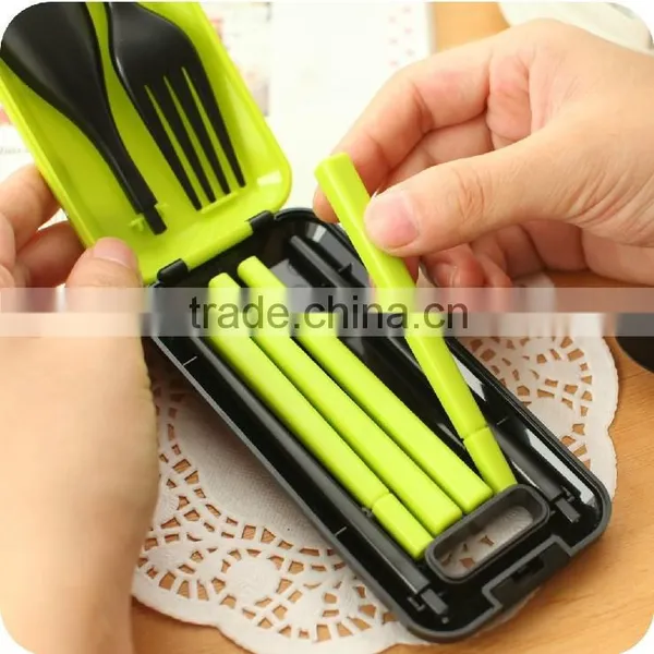 Practical 3 Pieces Pack Green Plastic Kitchenware Kid's Flatware Sets photo-5