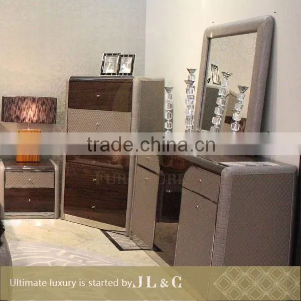 JB75-04 Luxury European Style Classic Dresser Antiqued White From JLC Furniture photo-5