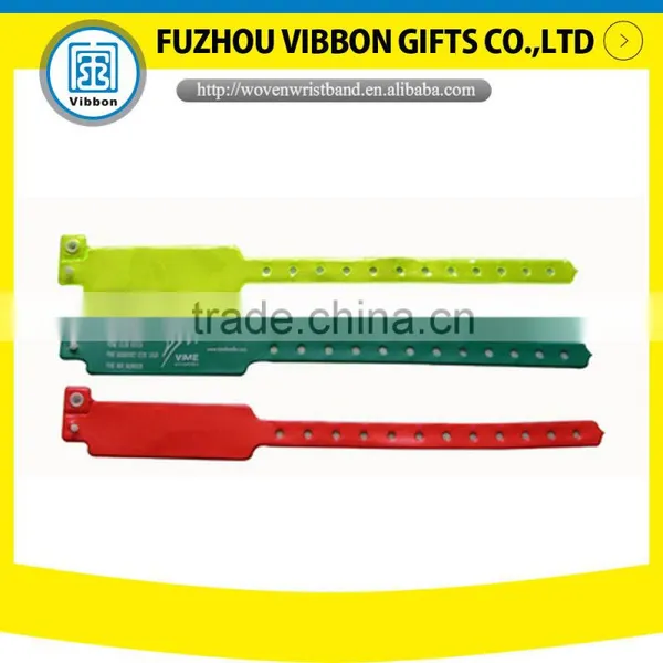 Popular Cheap Plastic Vinyl Event Wristbands for Women photo-5