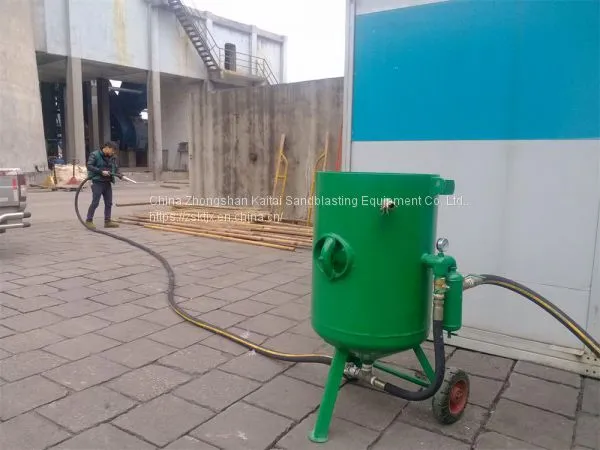 Dry Mobile Sand Blaster，Can Spray Stone and Large Pipe Inner Wall photo-2