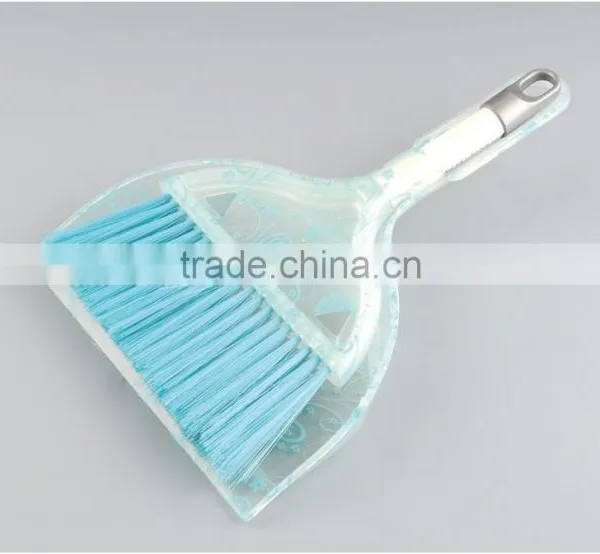 Plastic Folding Broom and Dustpan Set photo-2