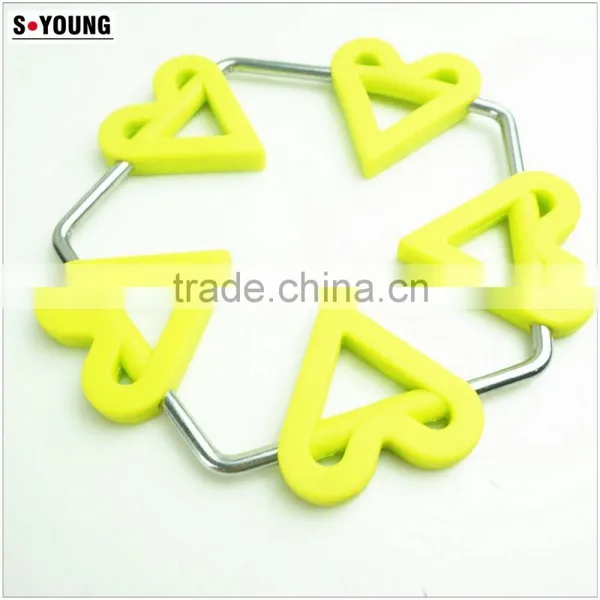 16146 Heart Shape Unti-skidding Table Silicone Mat photo-2