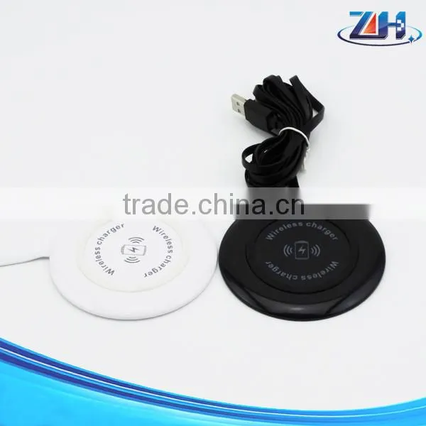 New Popular Hotselling Adhesive Qi Wireless Charger Phone Wireless Charger With CE ROHS FCC Approved