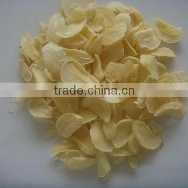 Dehydrated Garlic Flakes With Root