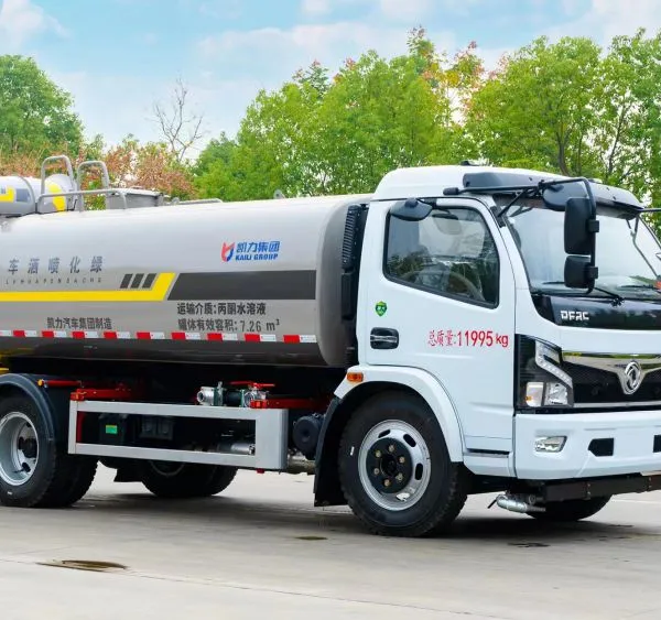 China Famous Brand New Dongfeng 4x2 6Wheel Tires Water Bowser 5000L Tanker Truck Water Sprinkling Tank Truck For Cleaning Road photo-4