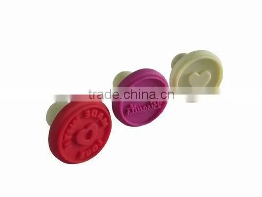 Customize and Fashionable LOVE HEART Silicone Cookie Stamps With Wooden Handle photo-4