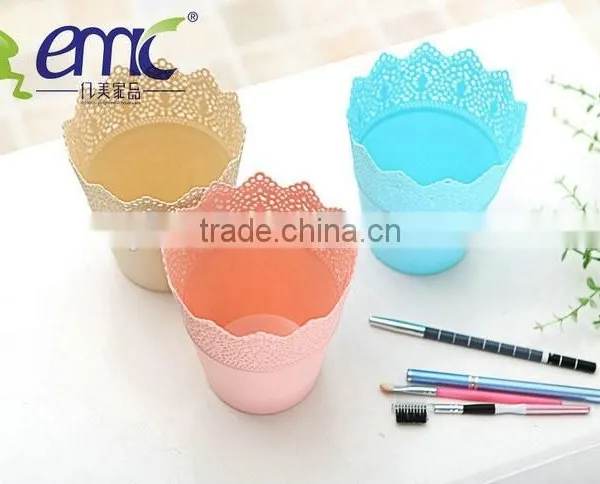 Emc Basket Storage Wire Storage Basket Plastic Storage Basket on Table photo-6