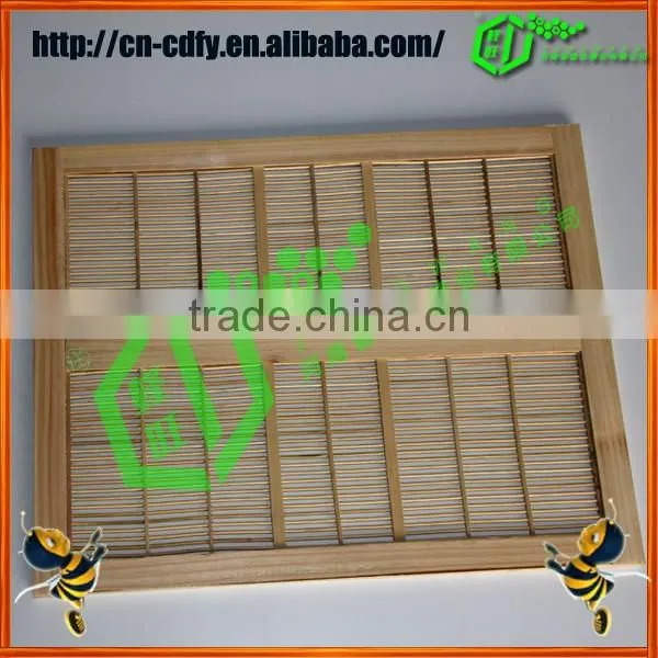 PLASTIC/BAMBOO BEE QUEEN EXCLUDER photo-4