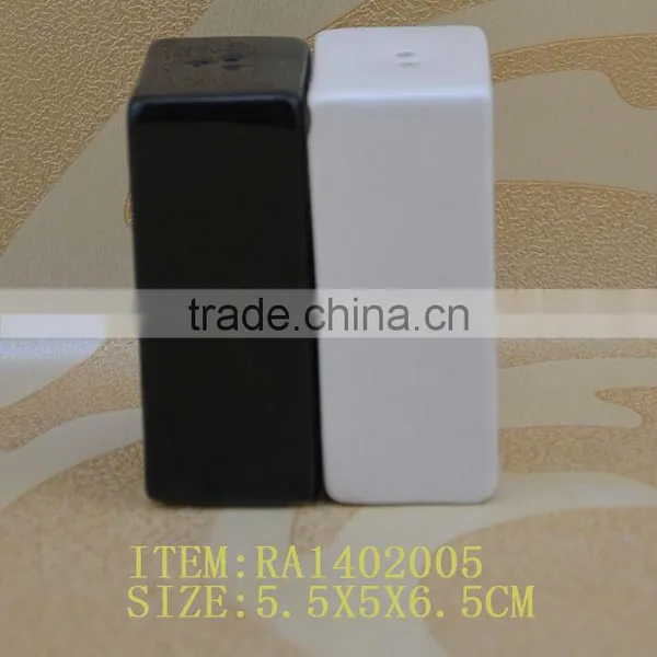 Factory Ceramic Salt and Pepper Shaker for Kitchen Ware photo-1