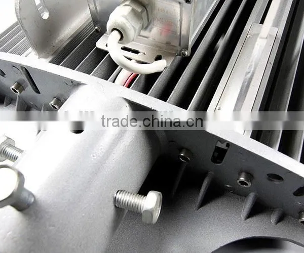 2016 Design Shop Cheap Price Die-casting Aluminum Ip65 22w 30w 33w Outdoor Led Street Light photo-5