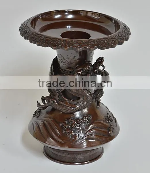 Dynamic Three-dimensional Grave Candle Holder With Great Details photo-2