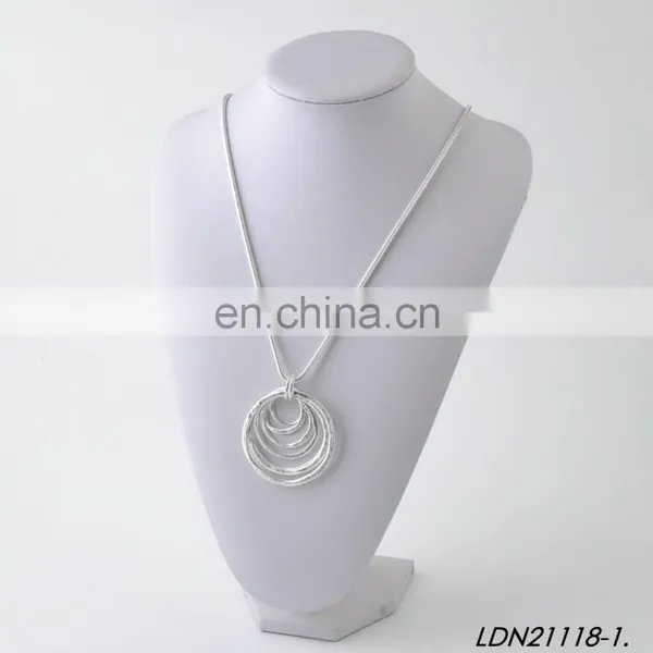 Worn Gold Hammered Loopy Circles Pendant Necklaces photo-3