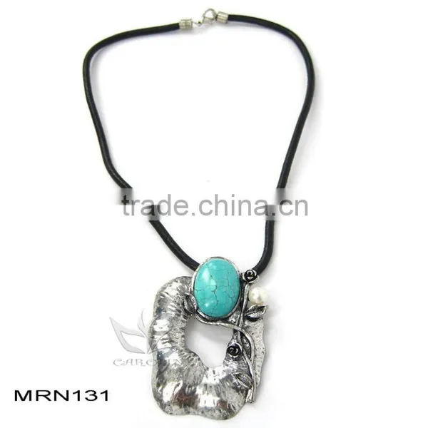 2011 Fashion Natural Stone Necklace Turquoise Stone