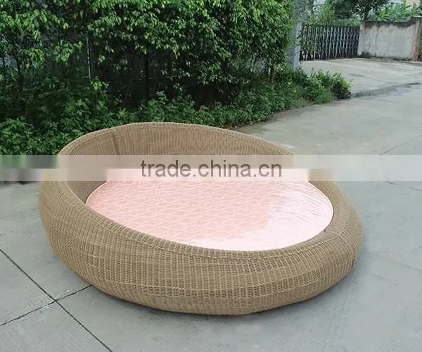 Theme Hotel Furniture Spring Mattress Wicker Big Round Bed photo-3