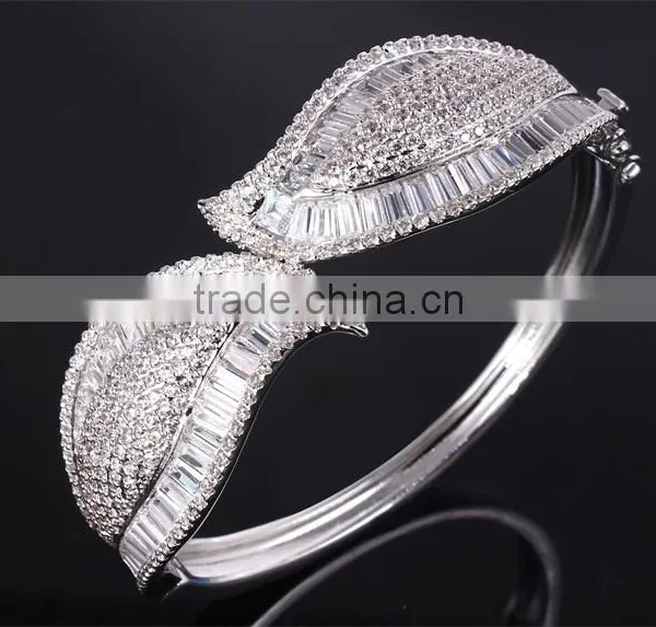 Exclusive Design Com Baguette Cut CZ New Bridal Jewelry Leaf Shape Bangle photo-3