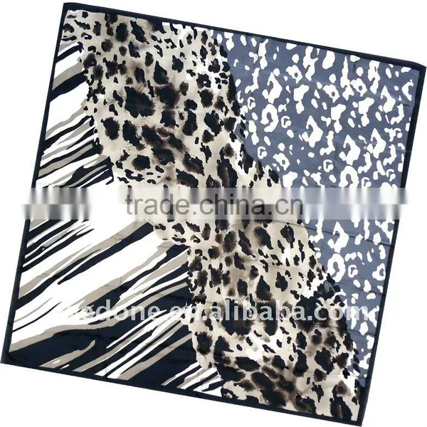 Leopard Prints Twill Silk Scarf Brown/Black