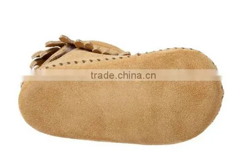 BYTCO Little Peanut Crib Shoe Back Flap Bootie (Infant) photo-3