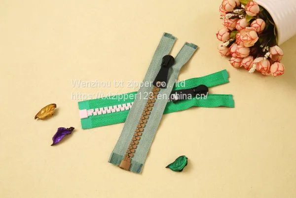 #15 #20 Plastic Zipper Close End photo-4