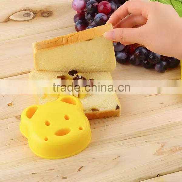 2015 New Home DIY Cookie Cutter Plastic Sandwich Toast Bread Mold Maker Cartoon Bear Cake Mold Cooking Tools photo-3