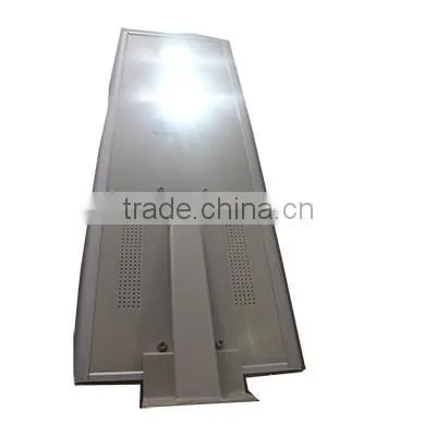 Sunpower Solar Panel Integrated 30W LED Street Lamp photo-4