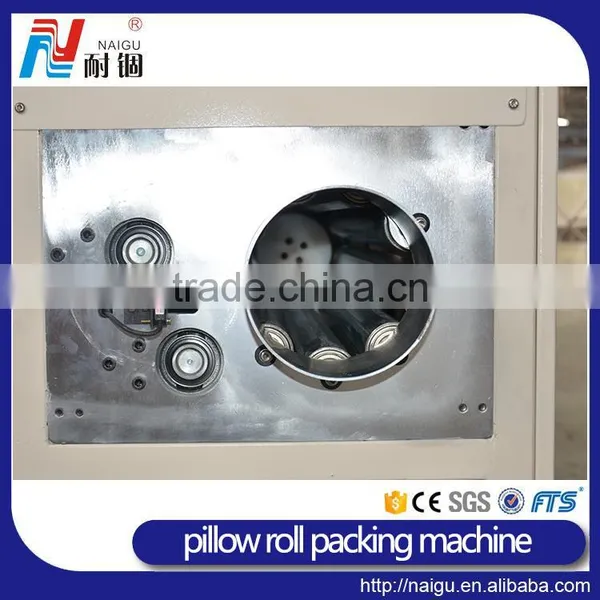 China NaiGu Factory Manufacturing Pillow Roll Packing Machine 07R photo-5