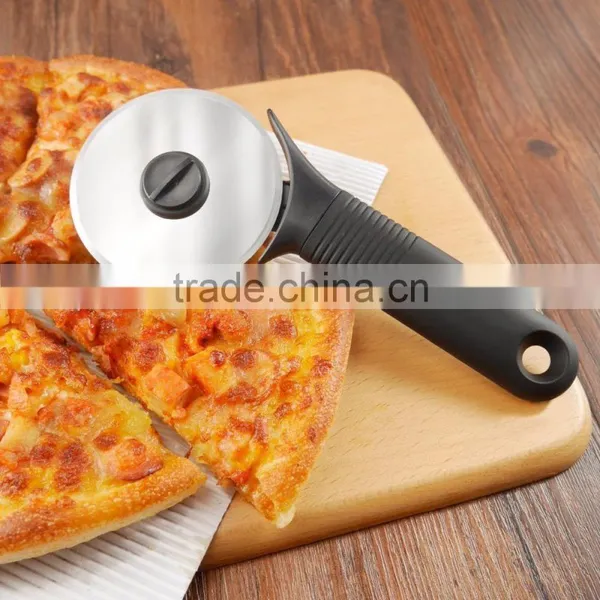 Pizza Cutter Wheel and Slicer With Silicone Handle photo-5