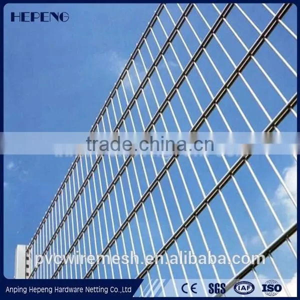 Professional Welded Steel Wire Double Wire Fence photo-5