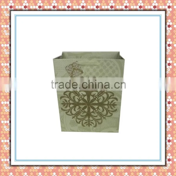 China Supplier Cute Two-side Paper Gift Bag photo-6