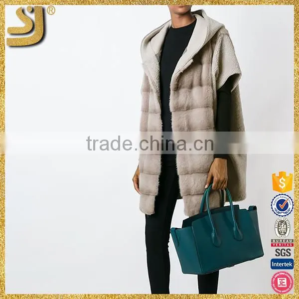 Vogue Black Modern Fashion Hooded Women Winter Mink Short Sleeve Fur Coats photo-6