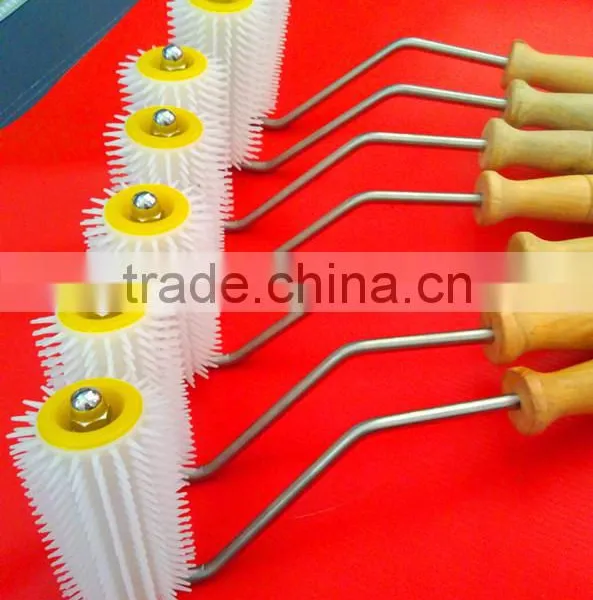Honey Bee Tool Uncapping Fork With Wooden Handle for Honey Comb Thick photo-2