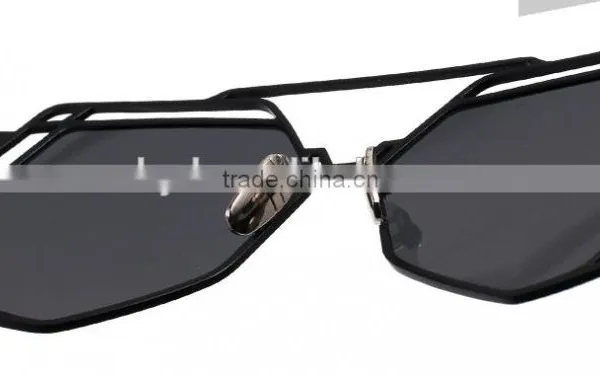 2016 Super Lovers Poly Polarized Sunglasses Metal Hollow Out V Glasses Frame Color Film Sunglasses photo-4