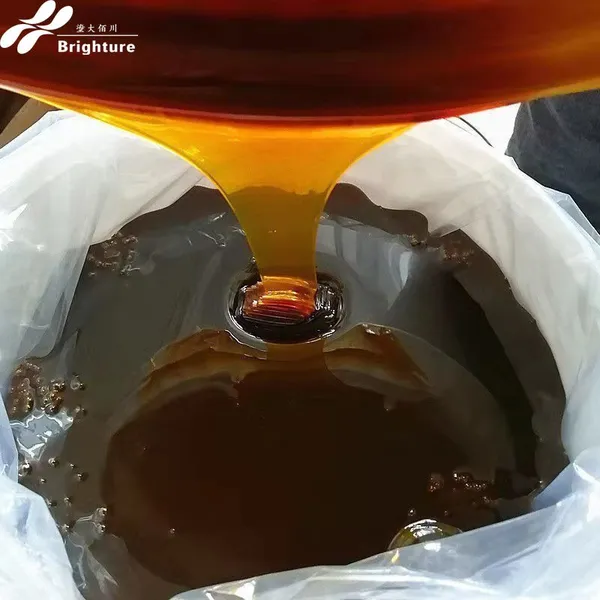 Естественный фосфолипидный компонент животноводческой кормовой смеси на основе соевого лецитина. Добавка для кормов животных. Премикс для кормов птиц